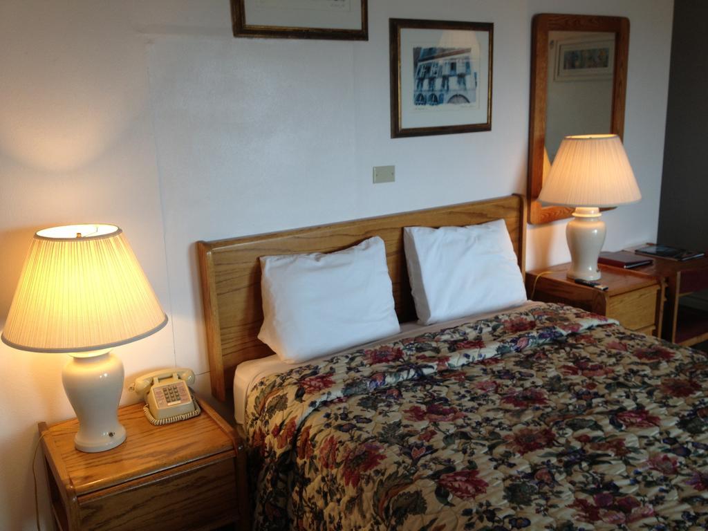 Cozy Cove Beachfront Resort Inn Lincoln City Exterior photo